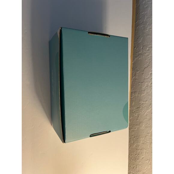 Best Wishes Gift Box with wine glass, candle, soap bath bomb and card - Picture 16 of 16